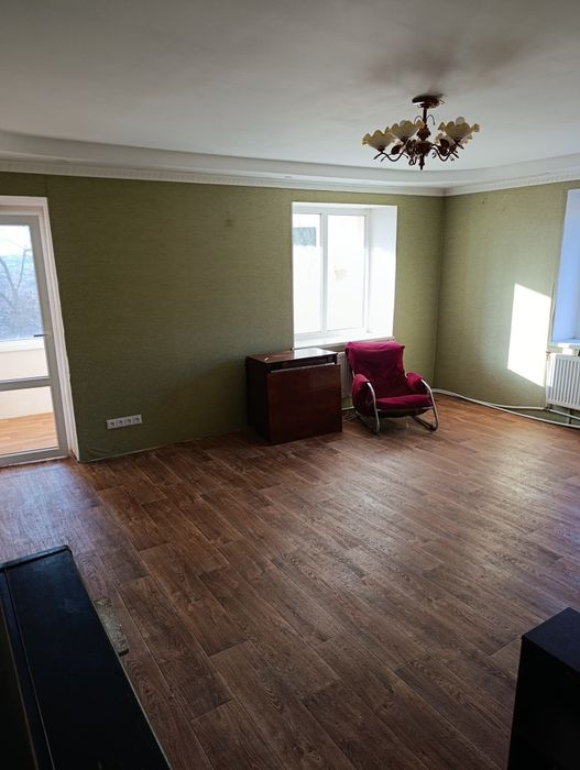 Продам 4х кімнатну 2рівневу квартиру в двоквартирному будинку