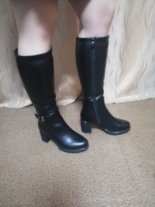 Зимние новые сапоги