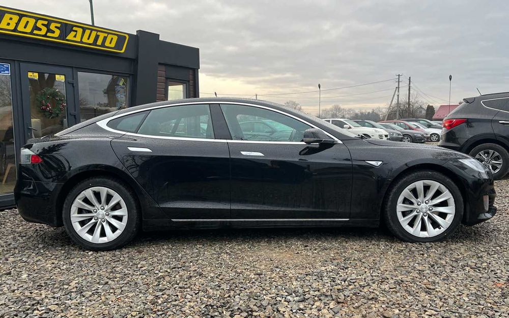 Tesla Model S 2016