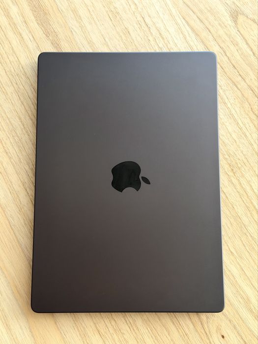 MacBook Pro 2024 14” M4 16GB RAM 1TB SSD