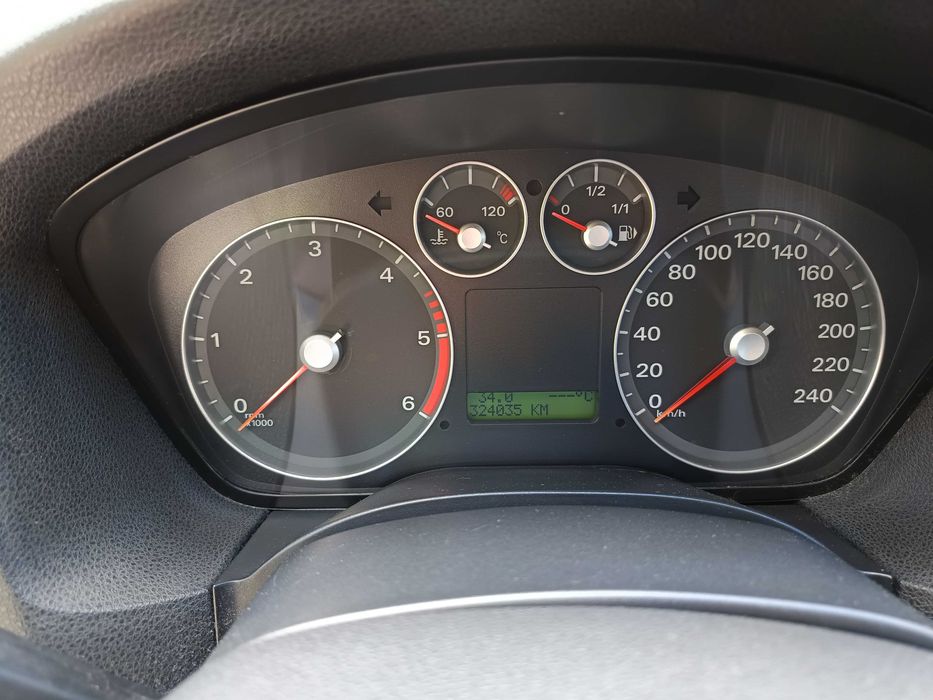 Ford Focus 1.6 TDCi (2005) – Económica, Espaçosa e Sempre Bem Mantida (IUC Antigo)