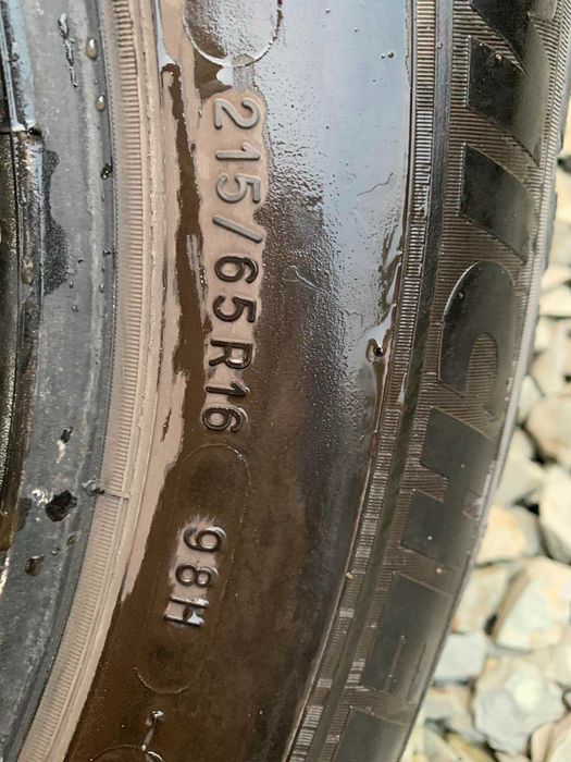 Продам зимові шини MICHELIN 215/65 R16  98H  б/у 2012р.