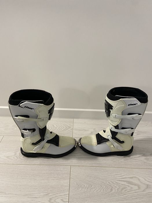 Продам Мотоботы thor (мотокросс)