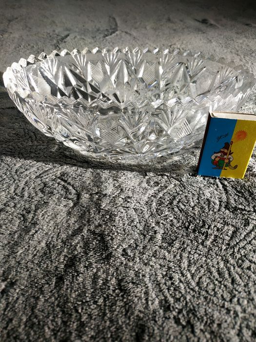 Хрустальна цукерниця салатниця