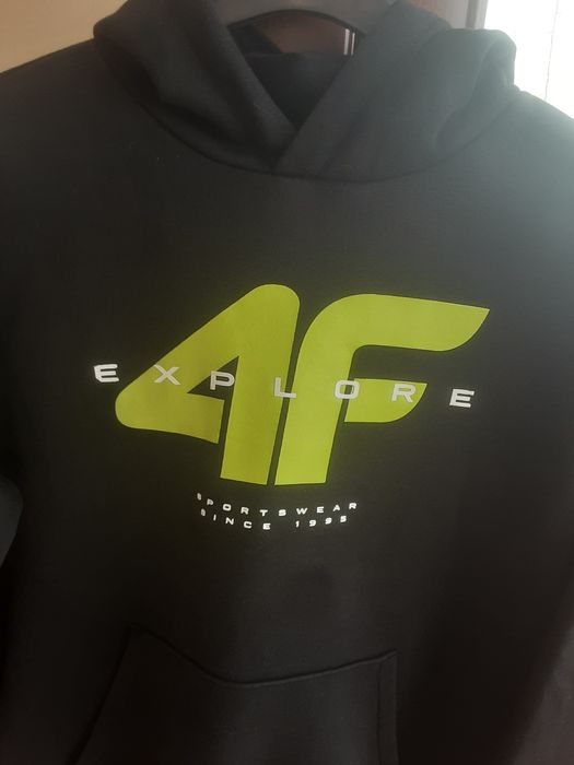 Bluza chłopięca kangurka 4F ciepla( na zimę, jesień)r.164 Stan idealny