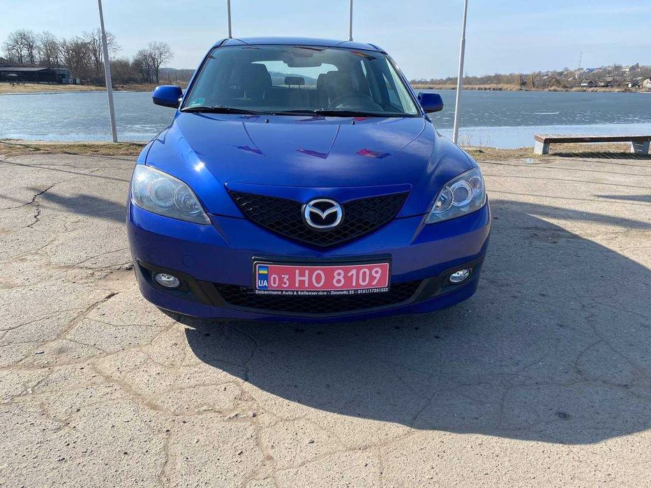 Автомобіль Mazda 3