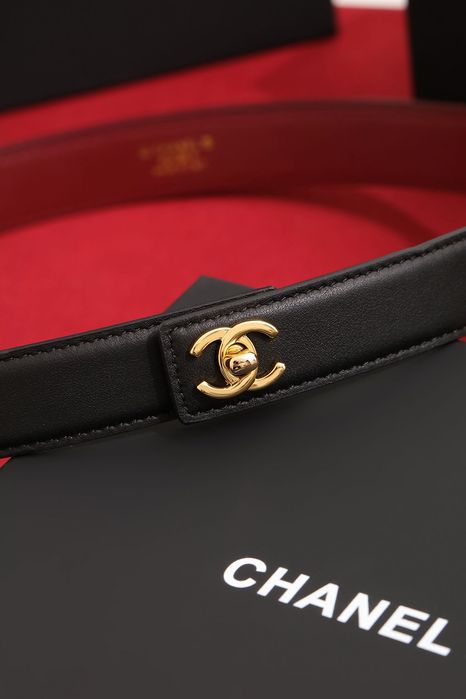 Шкіряний ремінь Chanel — zdjęcie 3