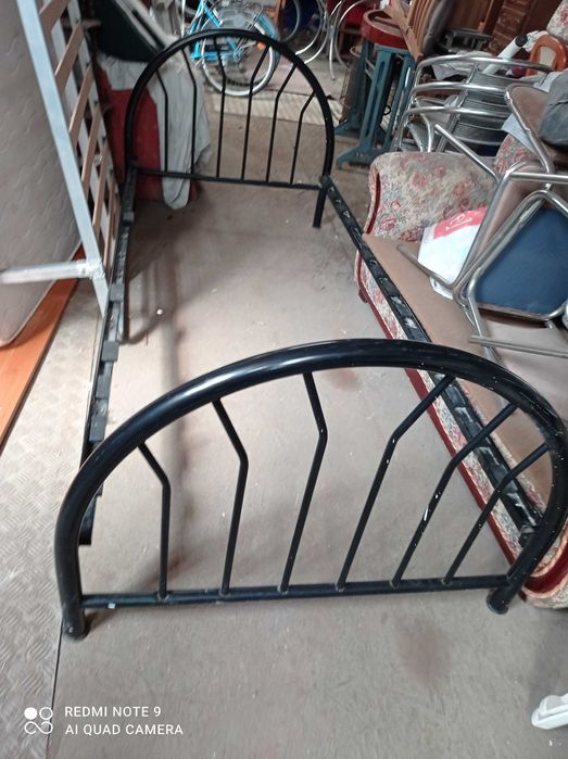 Cama solteiro em ferro com colchao 90x2m