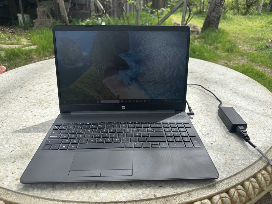 Portátil HP 255 G9 — Pouco Usado, Bom Estado