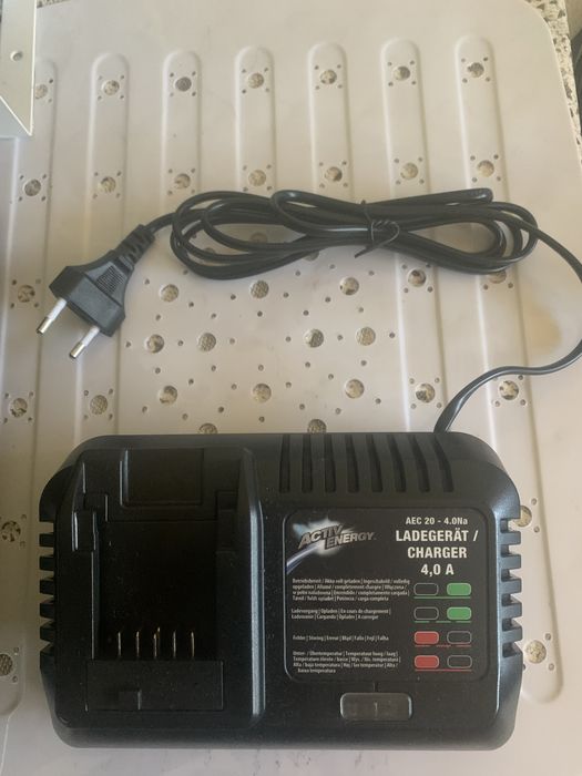 Vendo carregador de aparafusadora ALDI