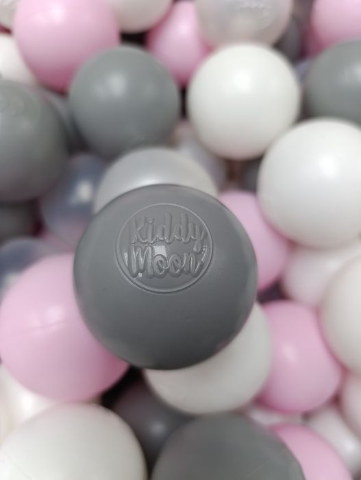 Suchy basen z kulkami dla dzieci