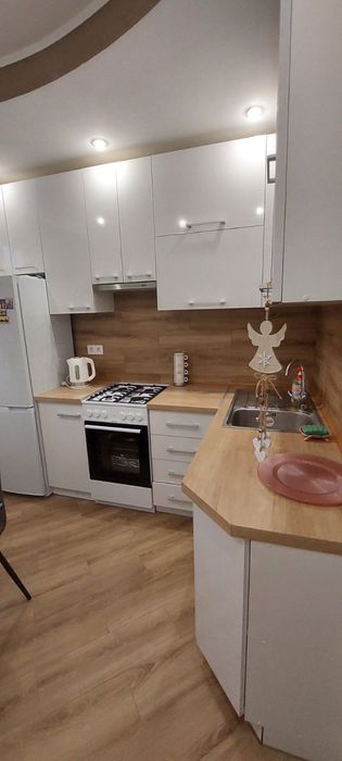 Продається 2 к кв вул. Г.Крут