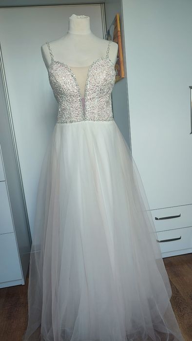 Piękna suknia ślubna "Księżniczka"