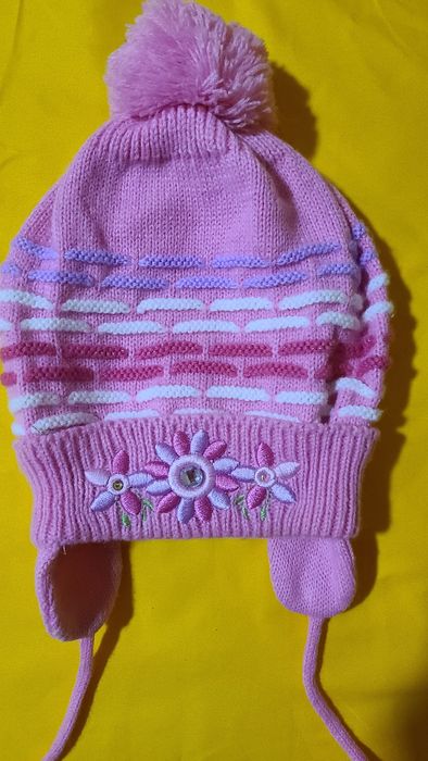 Детская шапочка на девочку 3 - 5 лет. Тёплая. Зимняя. Новая
