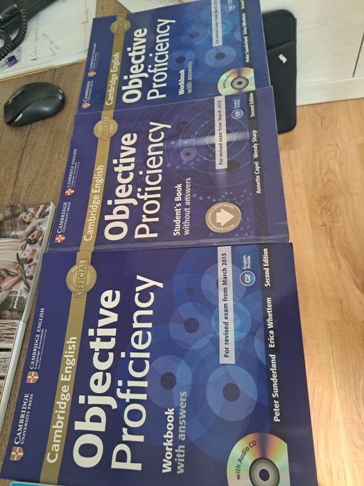 Manuais de inglês  "Objective Proficiency" da Cambridge English