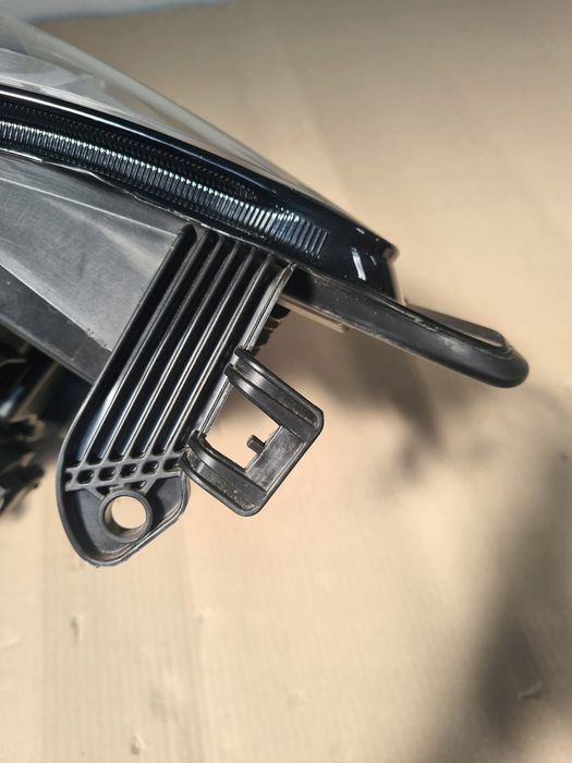 Lampa Przednia Prawa Renault Master Iv Nowa