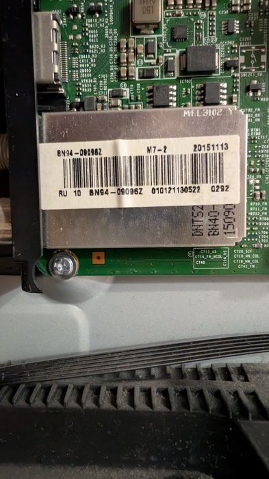 Samsung UE32J6500AU — на запчастини