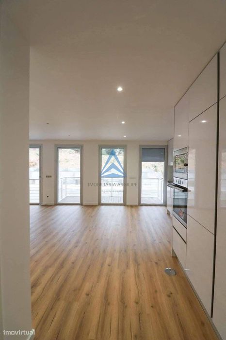 Apartamento T4 - Condomínio Fechado