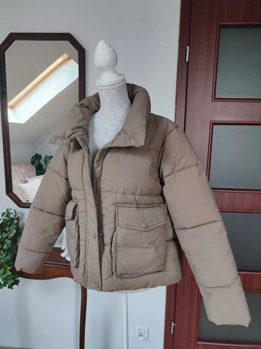 Kurtka jak puchowa krótka brązowa basic 32 XXS Sinsay