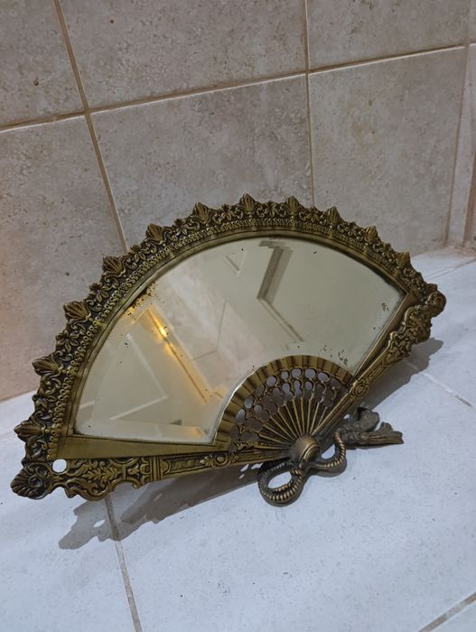 Vintage Fan-Shaped Mirror64584764169987120