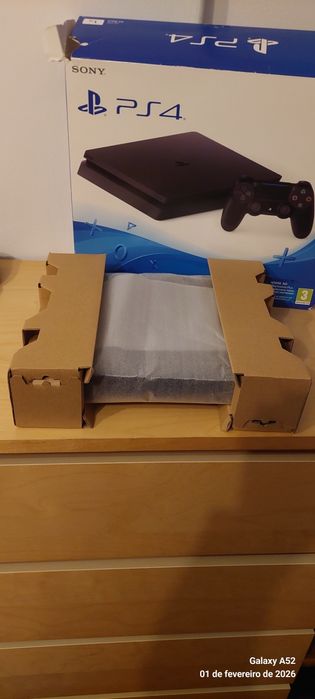 Vendo PlayStation 4 Slim – Excelente Oportunidade