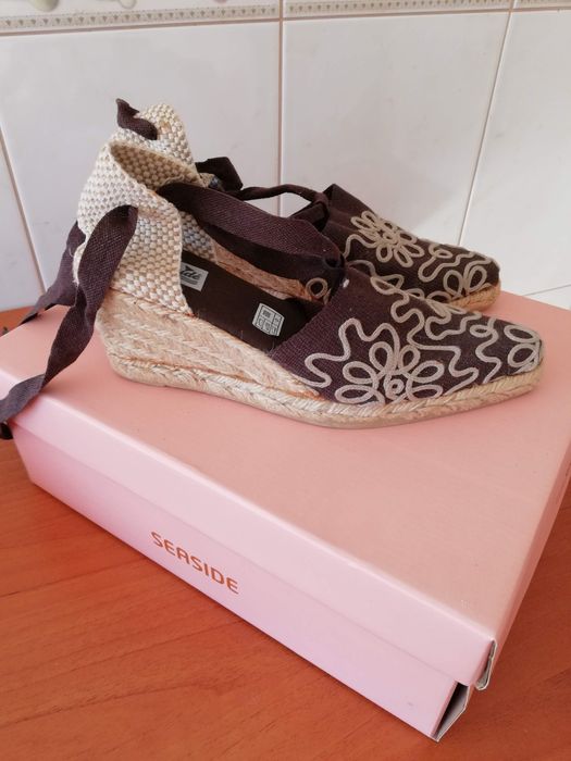 Sapatos e sandálias