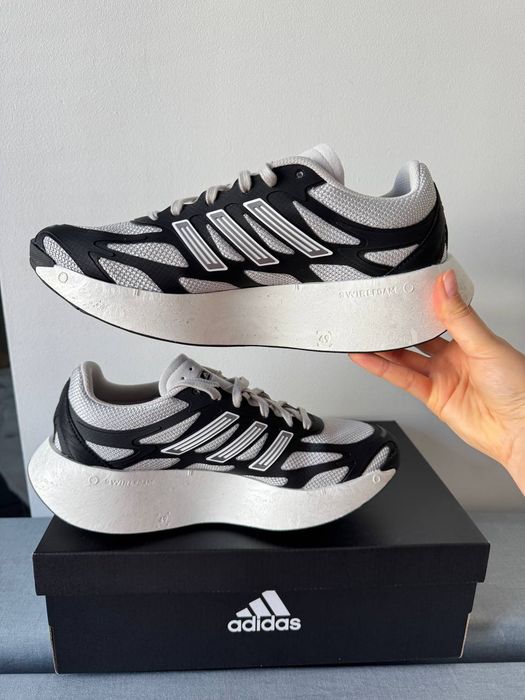 Кросівки Adidas Adizero Aruku розміри 38,38.5,42,42.5,43,44,44.5