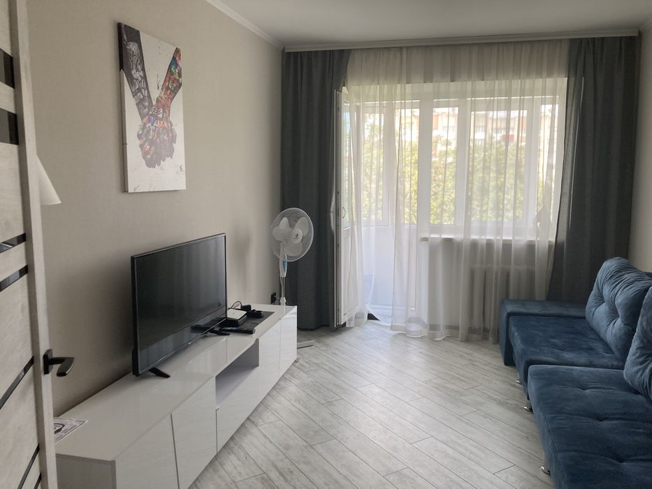 2-к центр,ЛЮКС,Грушевського,66,подобово,5 спальних,док.СМАРТ,біля парк