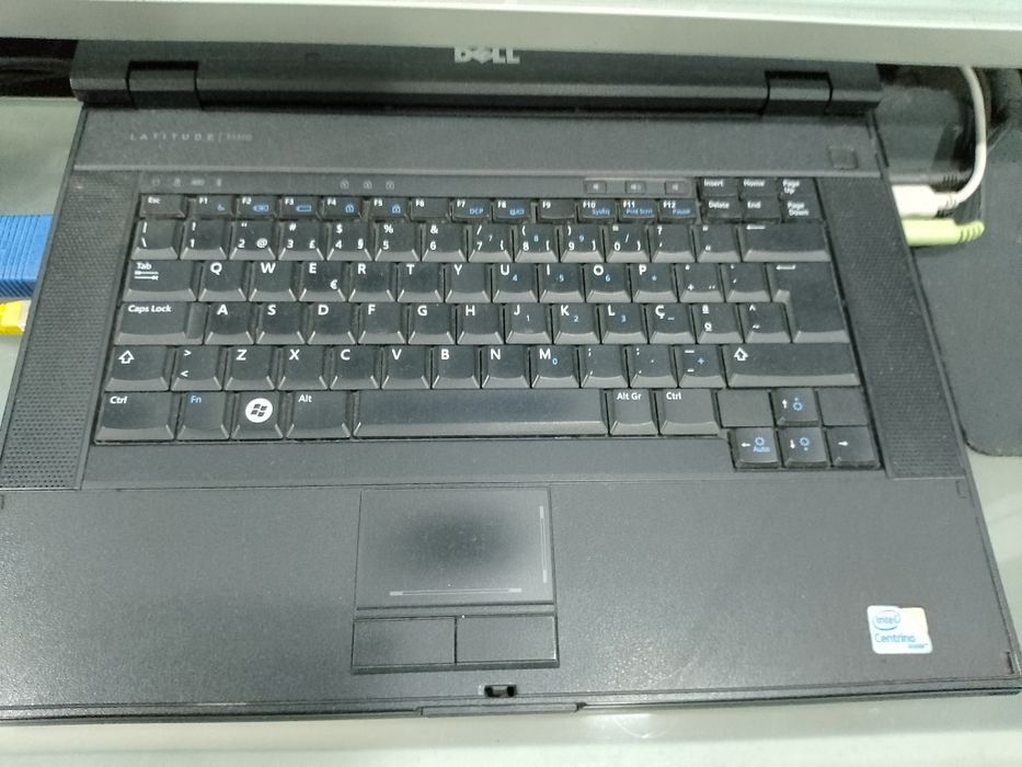 Portátil Dell + Monitor HP e Colunas Harman