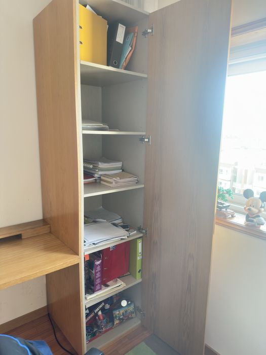 Secretaria com modulos de gavetas e arrumacao capas/livros