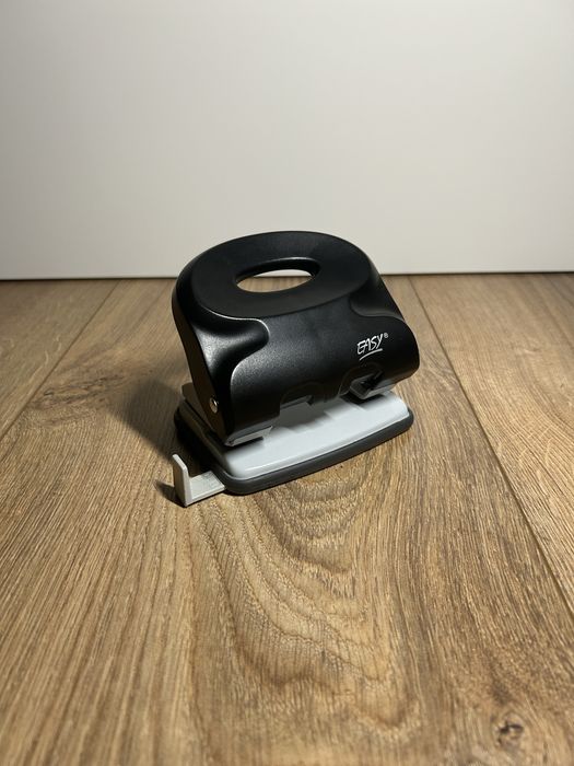 Dziurkacz Easy czarny dziurkacz-2252