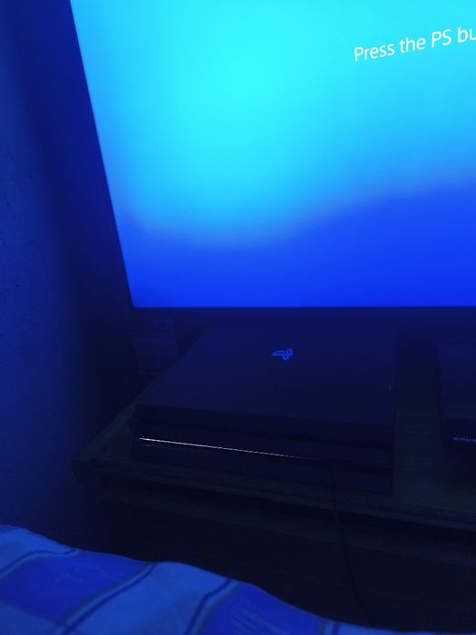 PlayStation 4 Pro  - Troca ou Venda