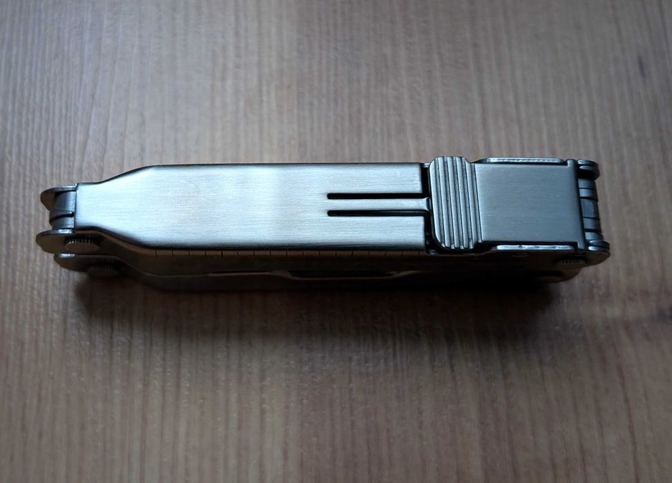 Мультитул Leatherman Super Tool 300, Битодержатель Серебристый Чехол