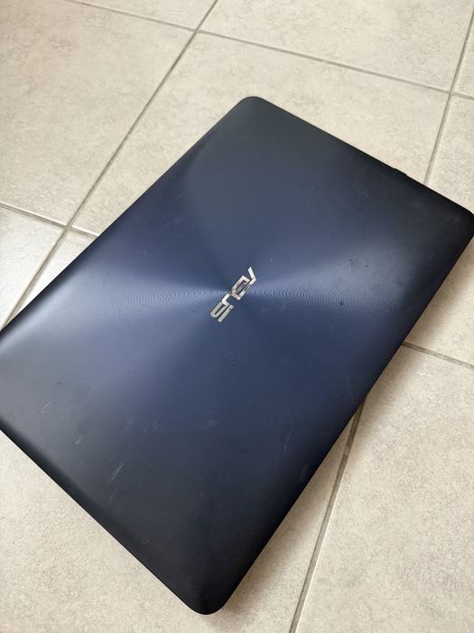 Ноутбук asus в гарному стані