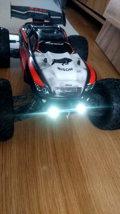 Model rc Amewi / Vkar Bison, bezszczotkowy.