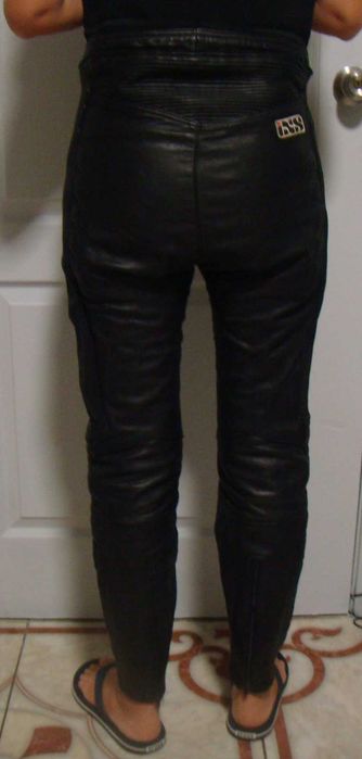 Женские кожаные мотоштаны, р. М, рост 166