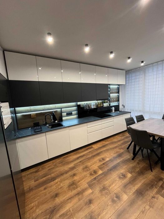 Продаж 3 кім квартира 92 м² 3/8ц вул.Володимира Велик. Дубляни 179792$