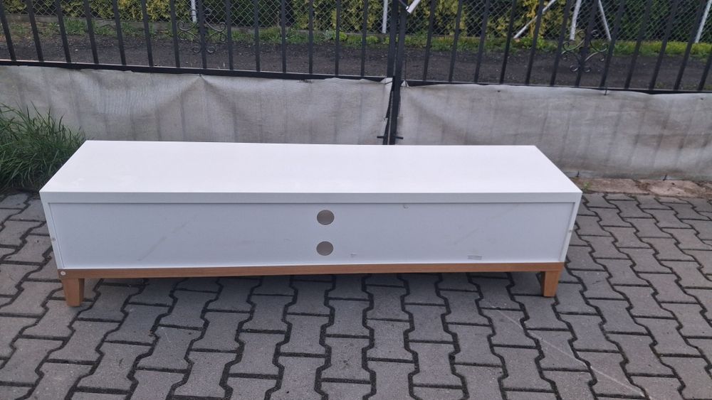 Szafka pod telewizor