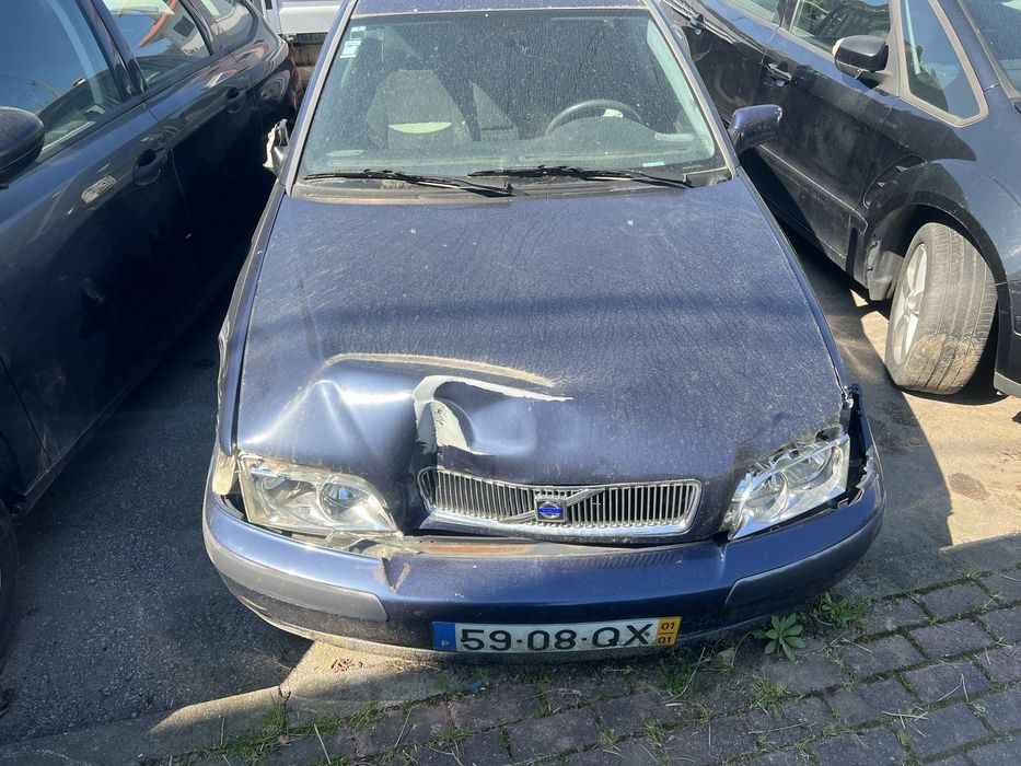 Volvo s40  com toque de frente