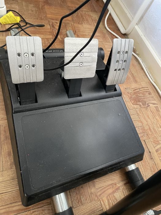 volante thrustmaster t150 com pedais t3pa e wheel stand pro