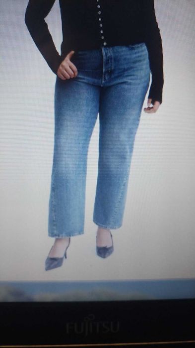 Жіночі джинси фірми Mango