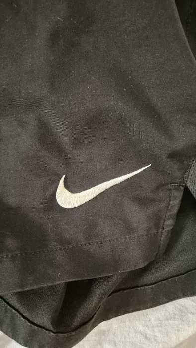Calções Manchester United Nike Pretos em bom estado tamanho L