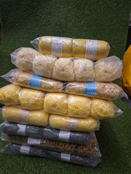 Novelo de Acrílicos/ lã- linhas para tricotar