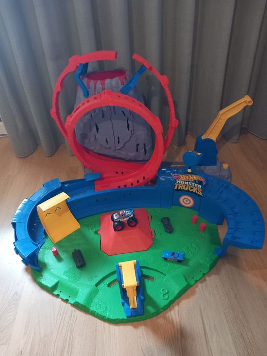Hot Wheels - Monster Trucks - O Vucão do T-Rex