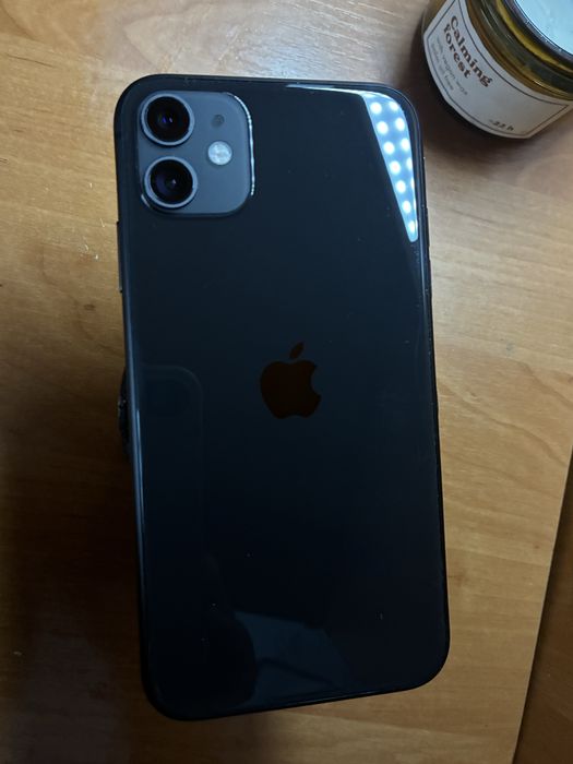 iPhone 11 черный 64 ГБ в идеальном состоянии