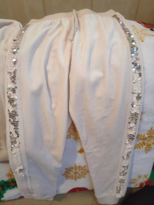 Dres z kotkiem w cekiny