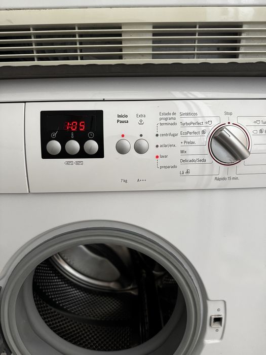 Máquina da lavar roupa da Bosch