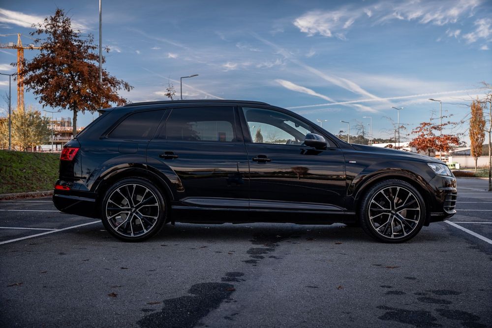 Audi Q7 3.0 TDI quattro S-line Tiptronic 7L