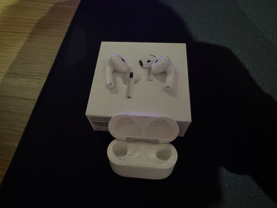 AirPods 4 Novos (Cancelamento ruído)