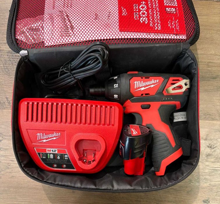 Milwaukee 2401-22 Wiertarko-wkrętarka akumulatorowa 12V M12 kompaktowa + 1x bateria OUTLET!